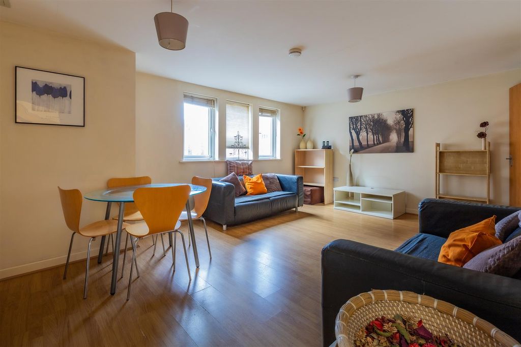 Property photo 2 of 12 72-4.Jpg