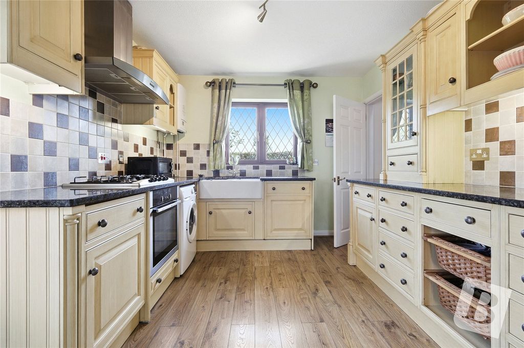 Property photo 3 of 24 Kitchen