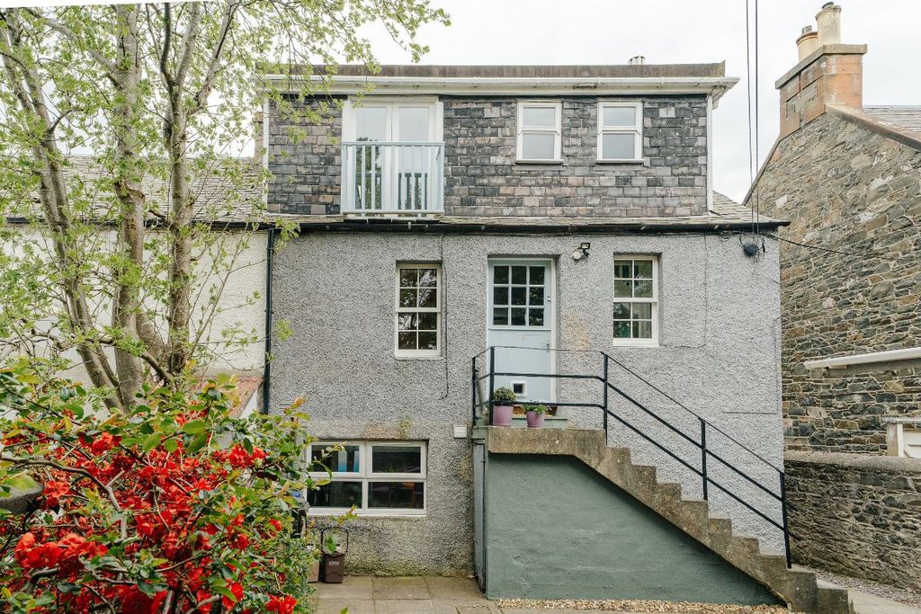 Property photo 1 of 30