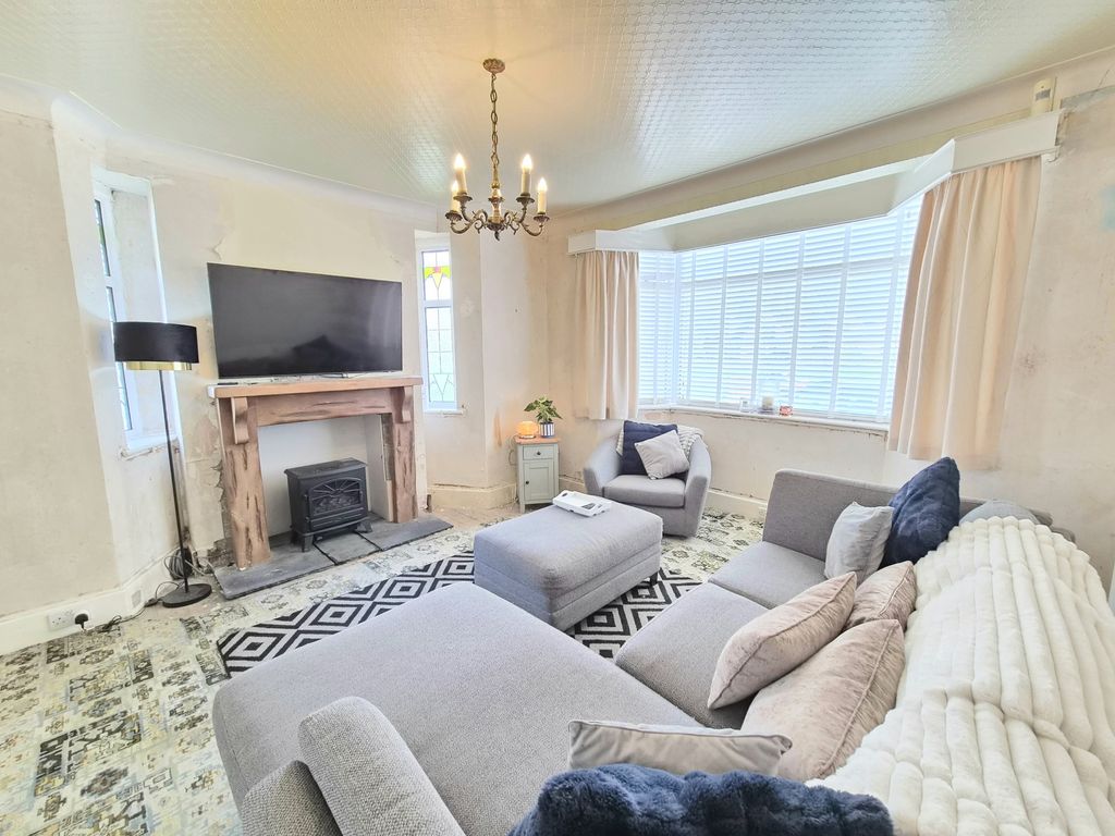 Property photo 2 of 23