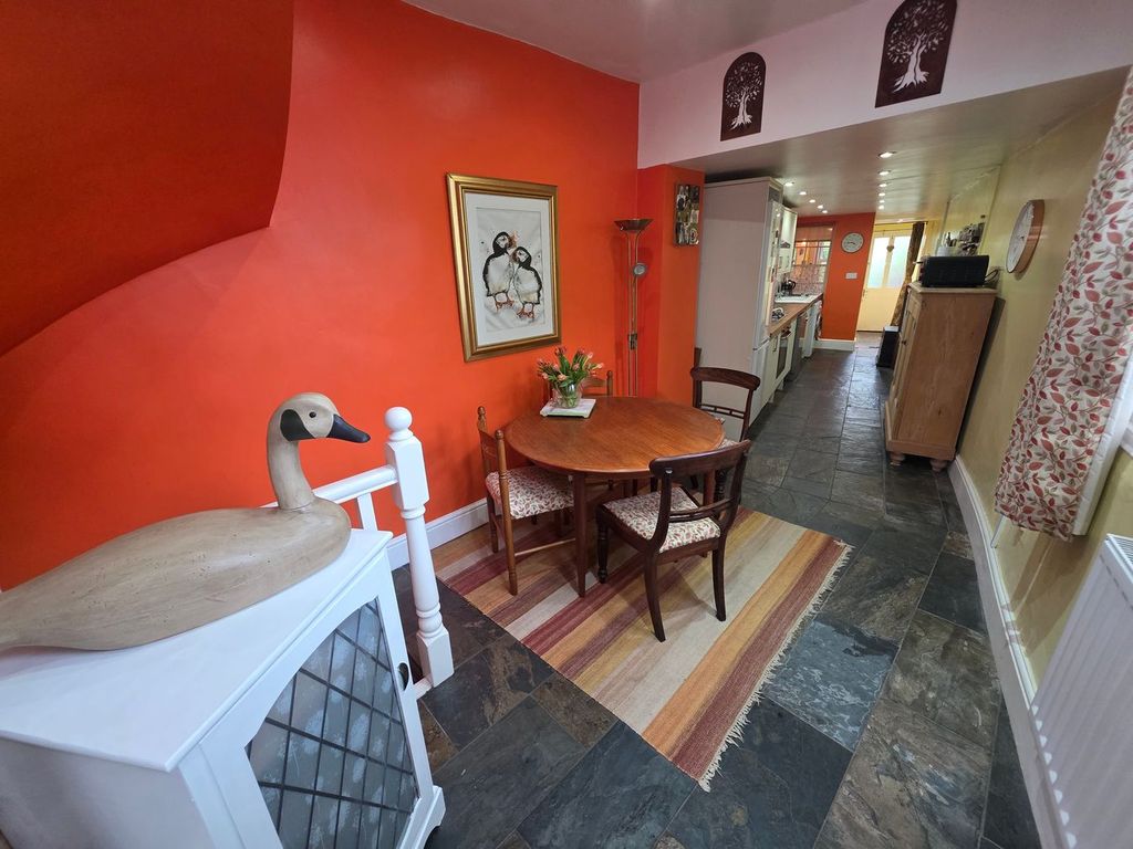 Property photo 2 of 24