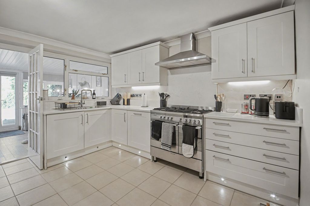 Property photo 3 of 11 20260320072304_Lui05