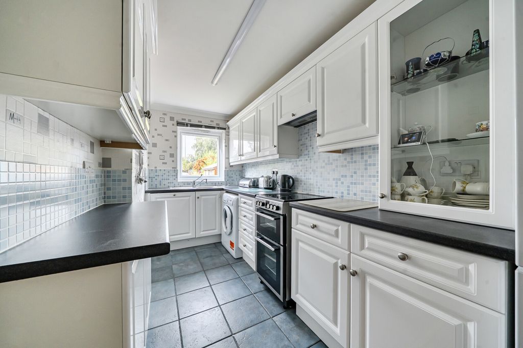 Property photo 3 of 20 Kitchen