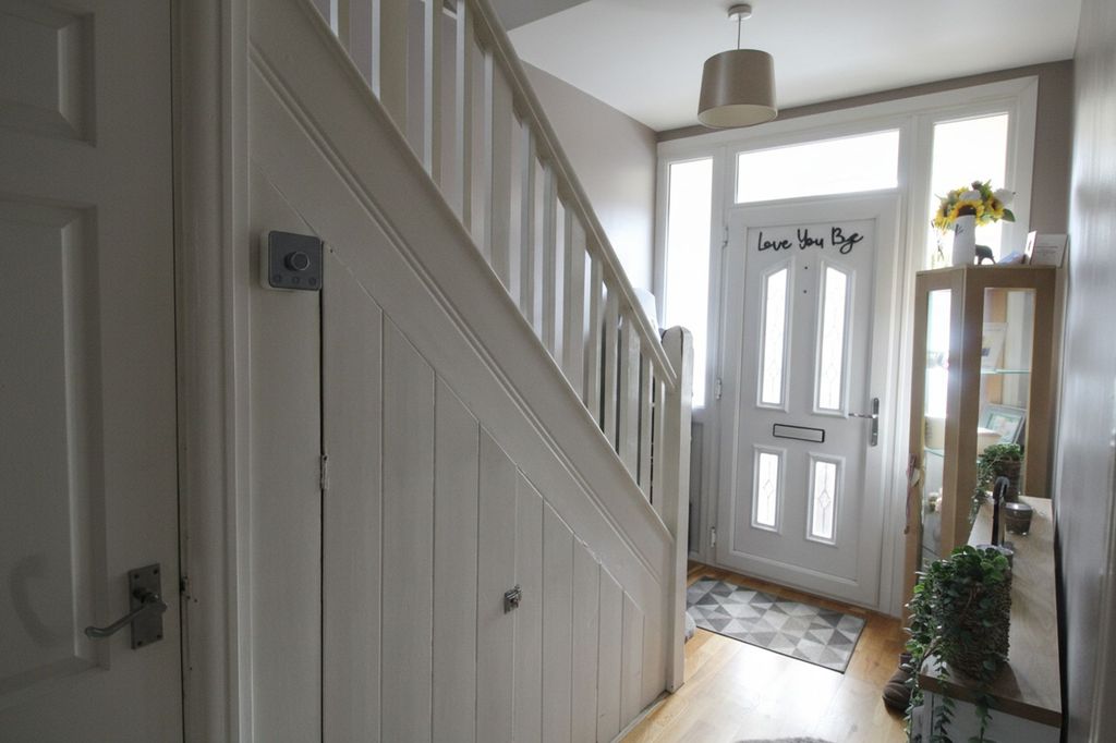 Property photo 3 of 24