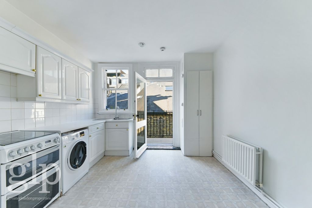 Property photo 3 of 18 2468026