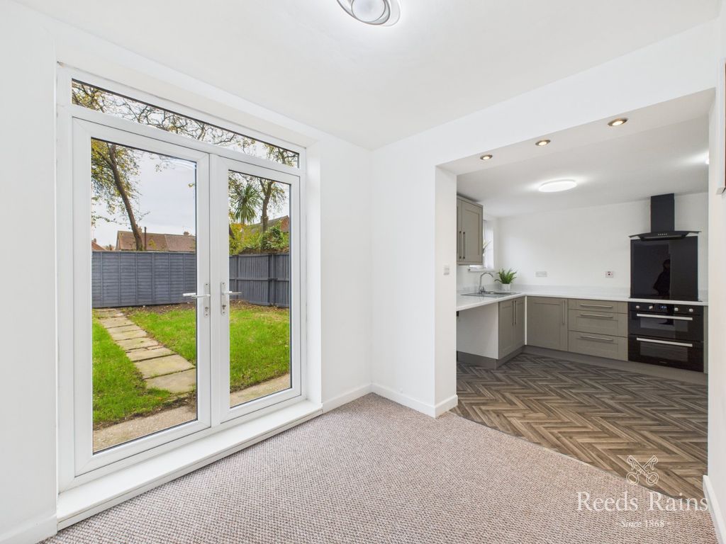 Property photo 3 of 19 Dining Room