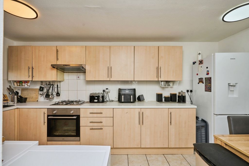 Property photo 3 of 16 Photo