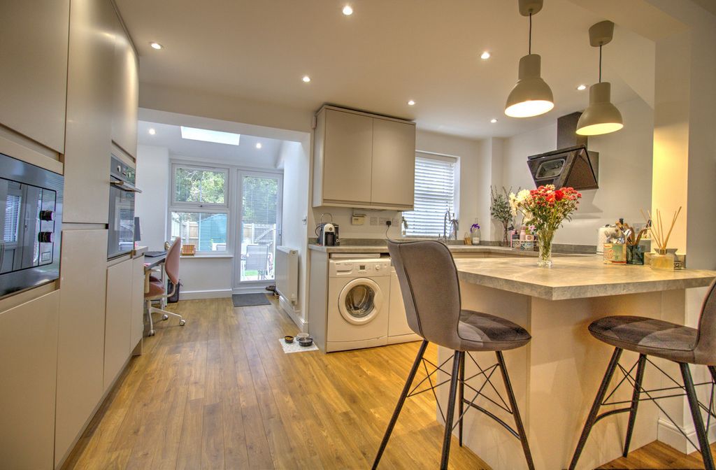 Property photo 2 of 16