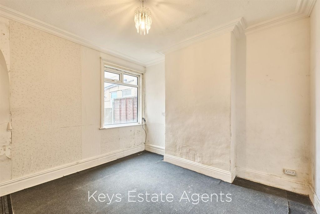 Property photo 3 of 14 Rear Reception