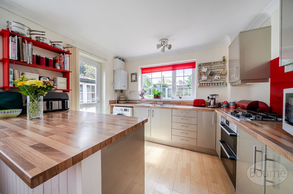 Property photo 3 of 18 8E65c6F9-52A8-406...