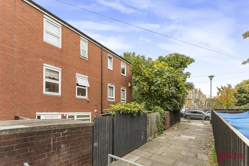 Property photo 2 of 21 Rear Garden