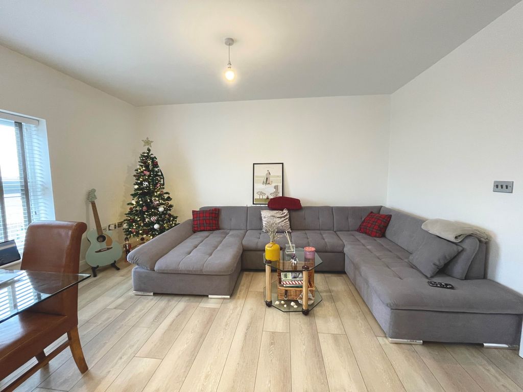 Property photo 3 of 7