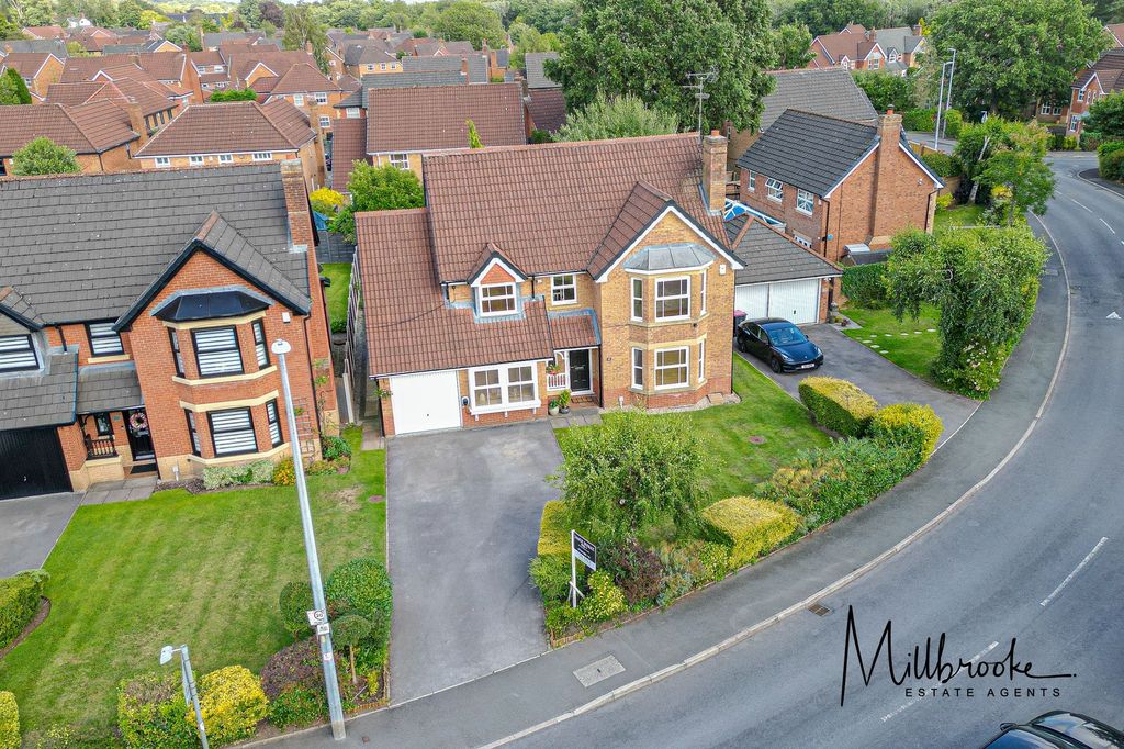 Property photo 2 of 39