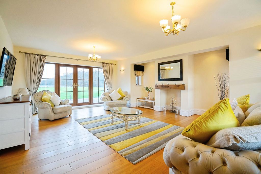 Property photo 2 of 84