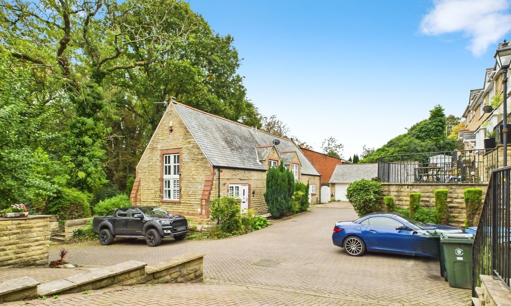 Property photo 2 of 18