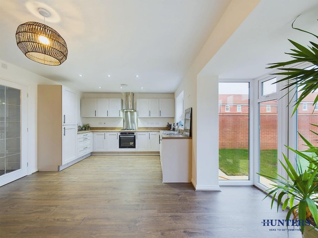 Property photo 3 of 10 Dining Kitchen.Jpg