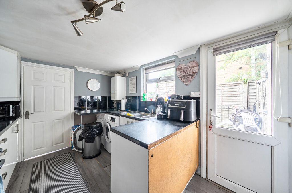 Property photo 2 of 18 5010968