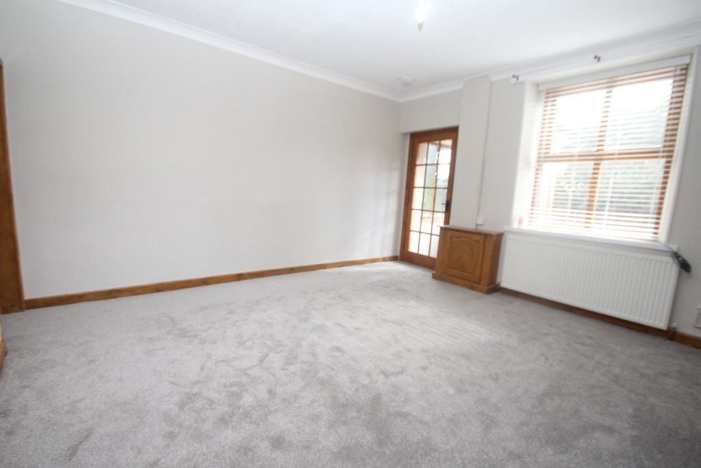 Property photo 2 of 12 Lounge