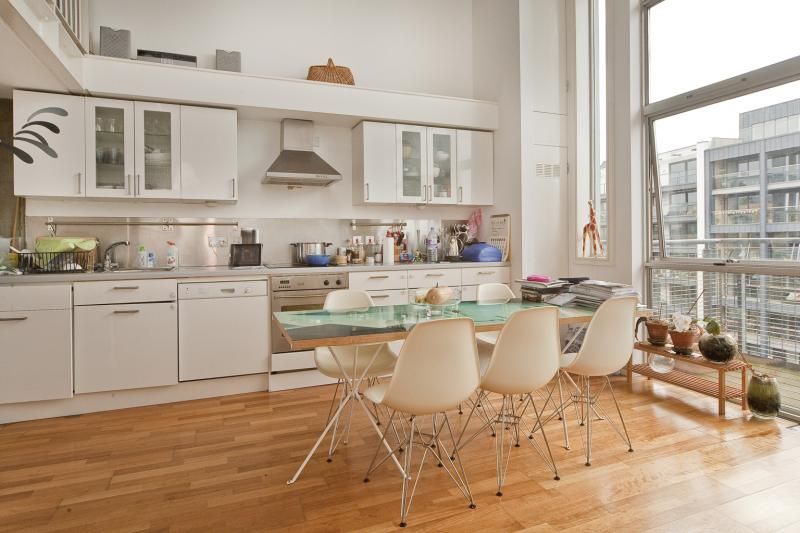 Property photo 2 of 11 Kitchen