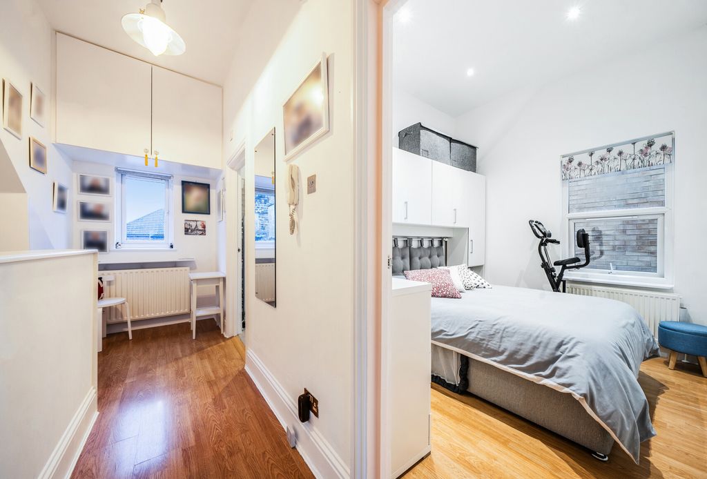 Property photo 3 of 9 1535515-17-6Ad864...