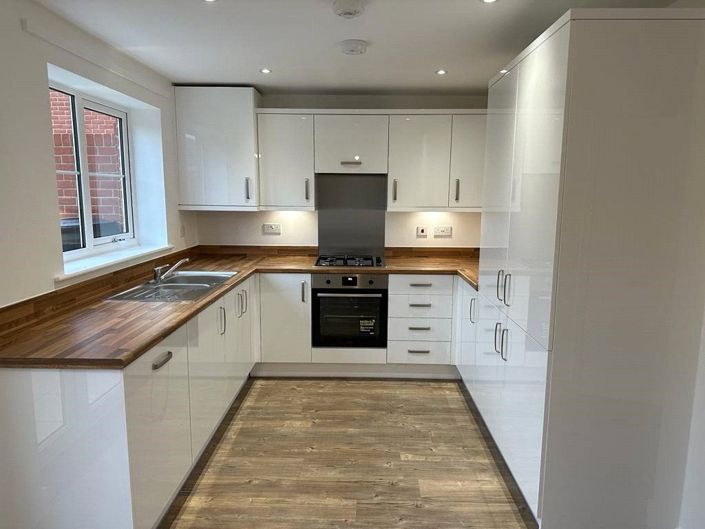 Property photo 2 of 10 Picture No. 12