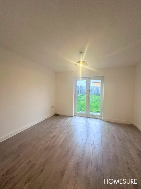 Property photo 2 of 11 Living Room