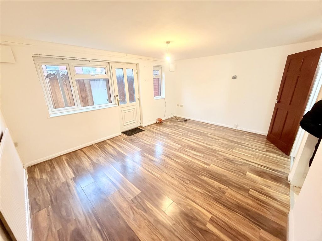 Property photo 2 of 15 Tempimage3Xycf6.Jpg