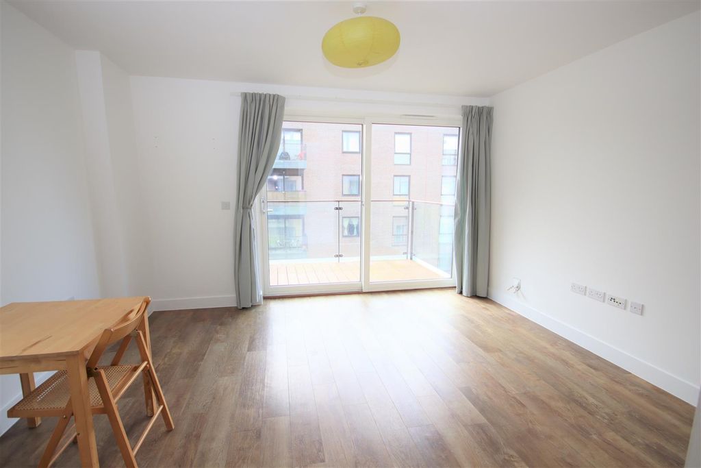 Property photo 3 of 7