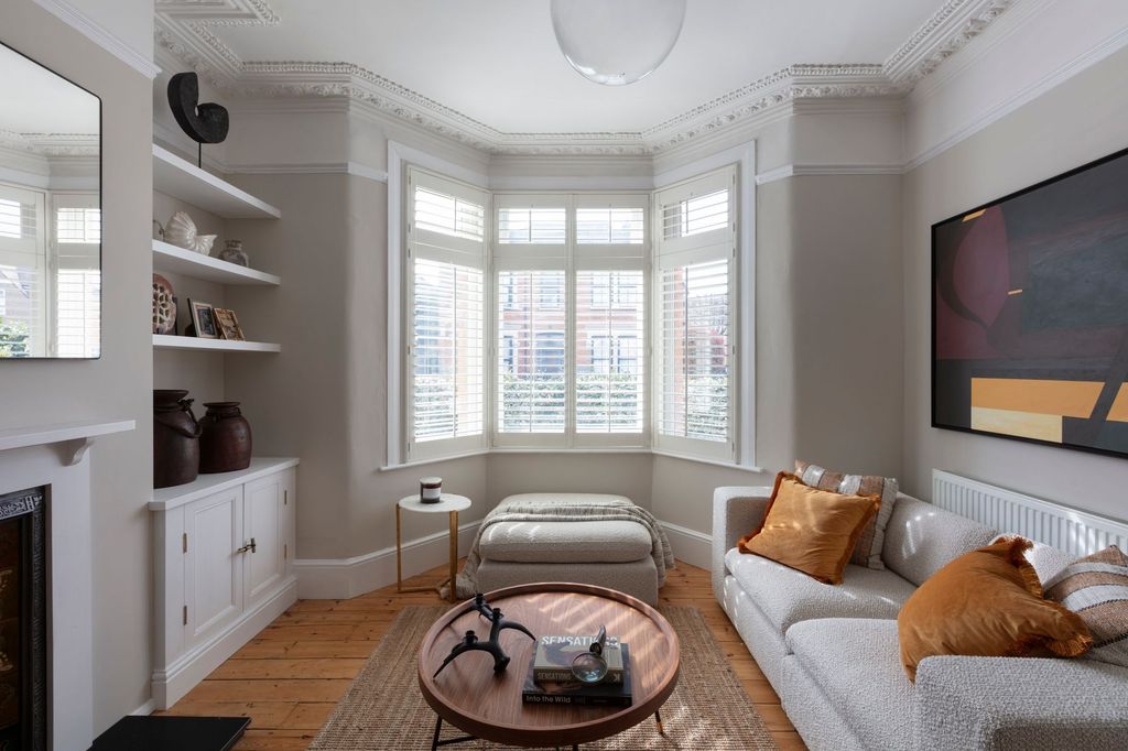 Property photo 2 of 43