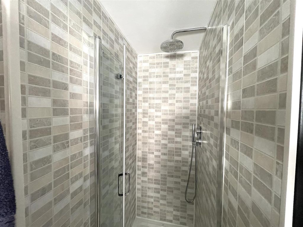 Property photo 3 of 11 Horsely Crescent 9.Jpg