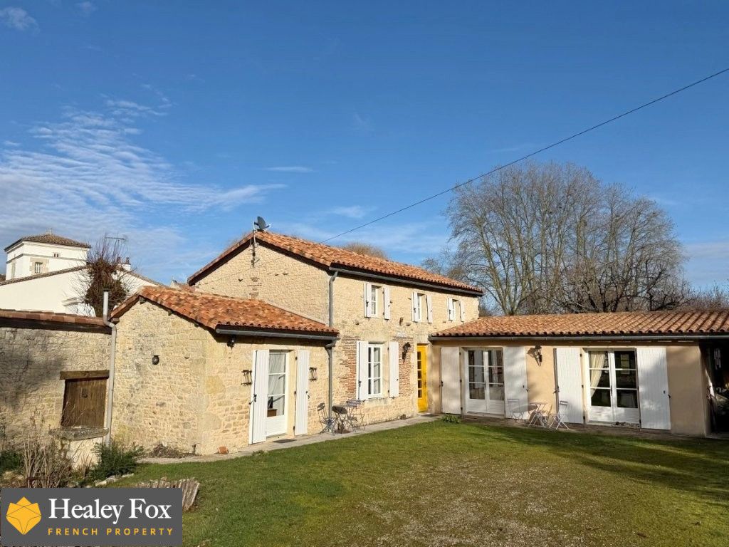 Property photo 2 of 40