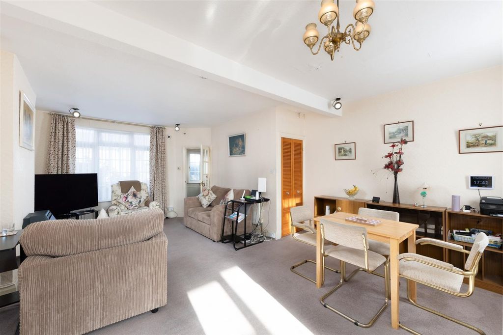 Property photo 2 of 19 Picture No. 29