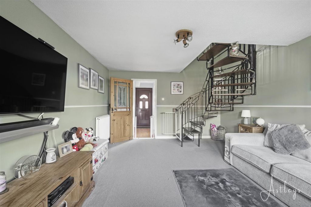 Property photo 2 of 18 Living Room