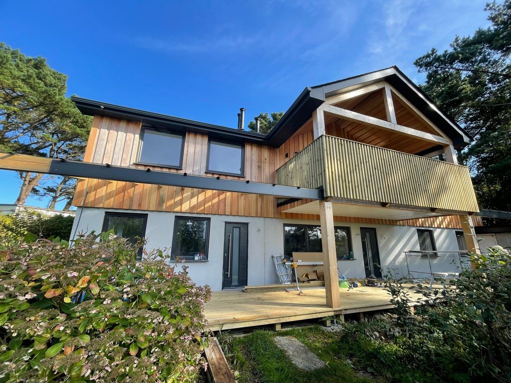 Property photo 1 of 18