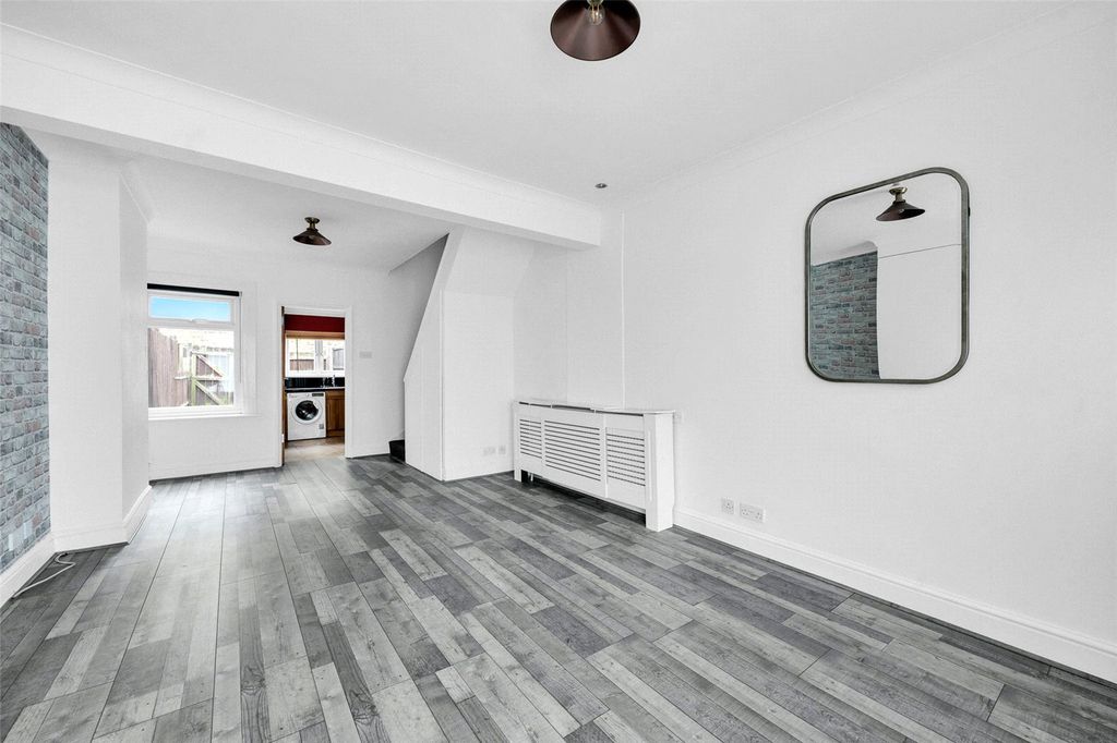 Property photo 2 of 15 Picture No. 05