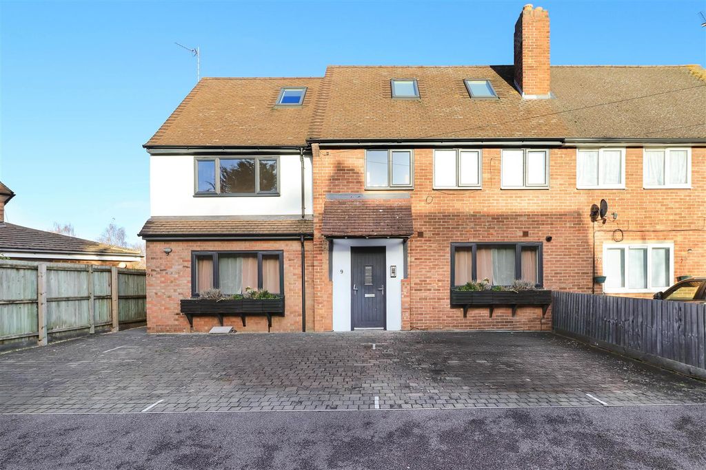 Property photo 1 of 12 Front