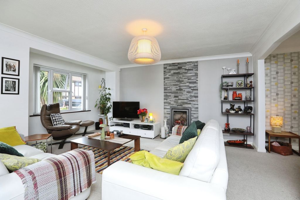 Property photo 2 of 19 Photo