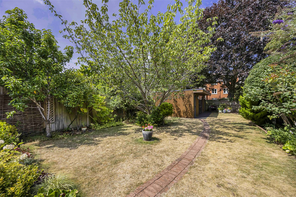 Property photo 2 of 20