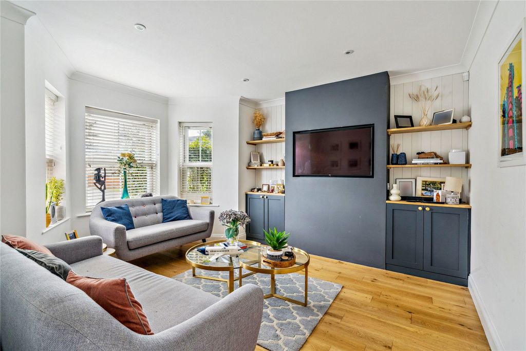 Property photo 3 of 14 Sitting Room