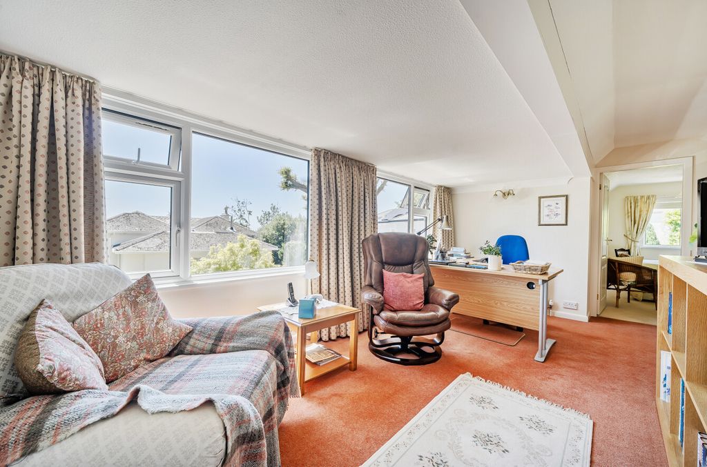 Property photo 3 of 23 1320359-13-687157...