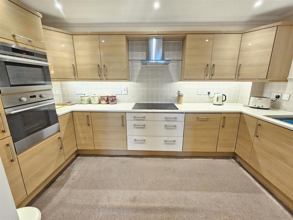 Property photo 3 of 16 Kitchen.Jpg