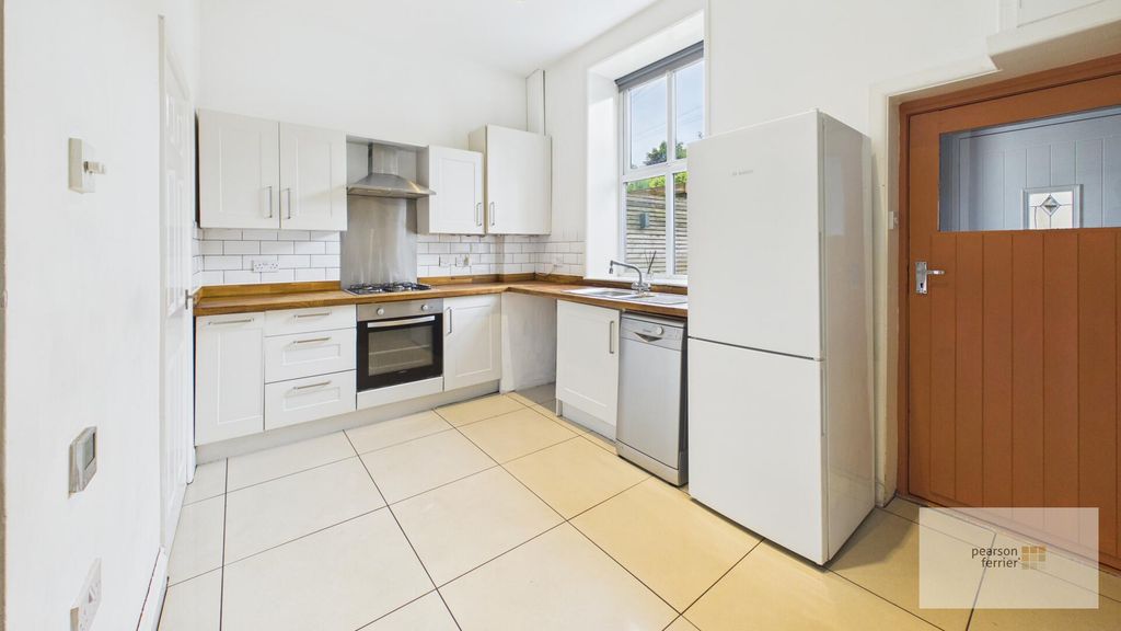 Property photo 2 of 14 Kitchen