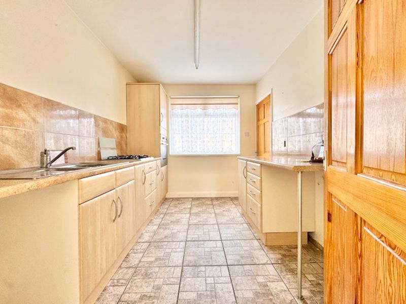 Property photo 2 of 20 Kitchen