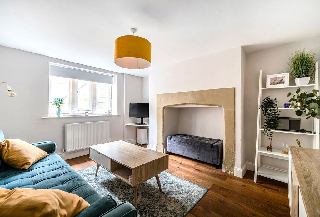 Property photo 3 of 10 Sitting Room