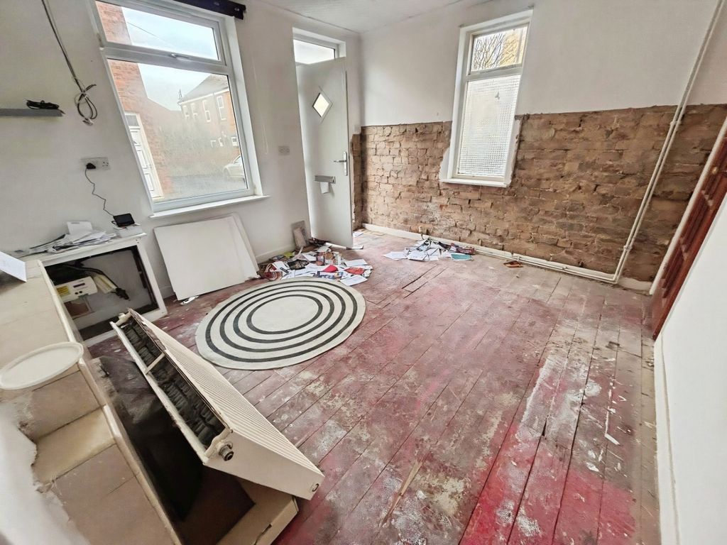 Property photo 3 of 8 Pbox-Img.Jpg