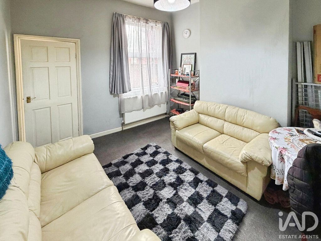 Property photo 3 of 12