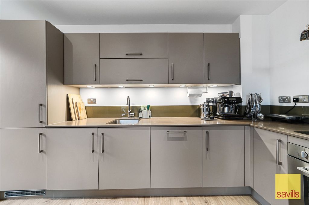 Property photo 3 of 14 Kitchen