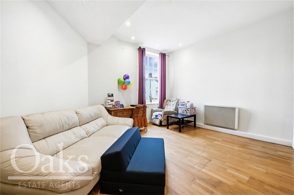 Property photo 3 of 8 Picture No. 06