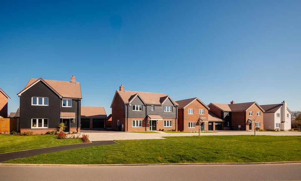 Property photo 3 of 8 Dandara - Zoopla -