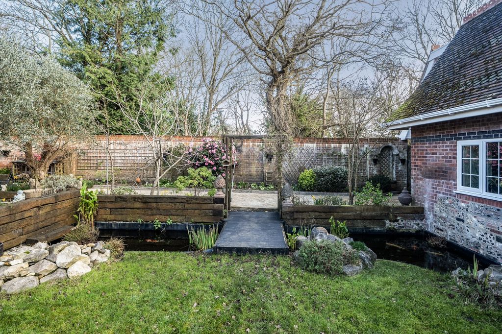 Property photo 2 of 26 Picture No. 53